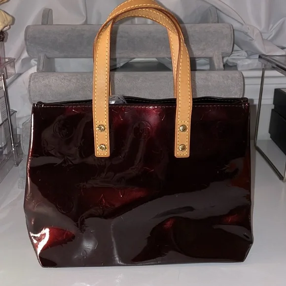 SOLD Louis Vuitton Reade PM Vernis ✨ - Picture 3 of 9